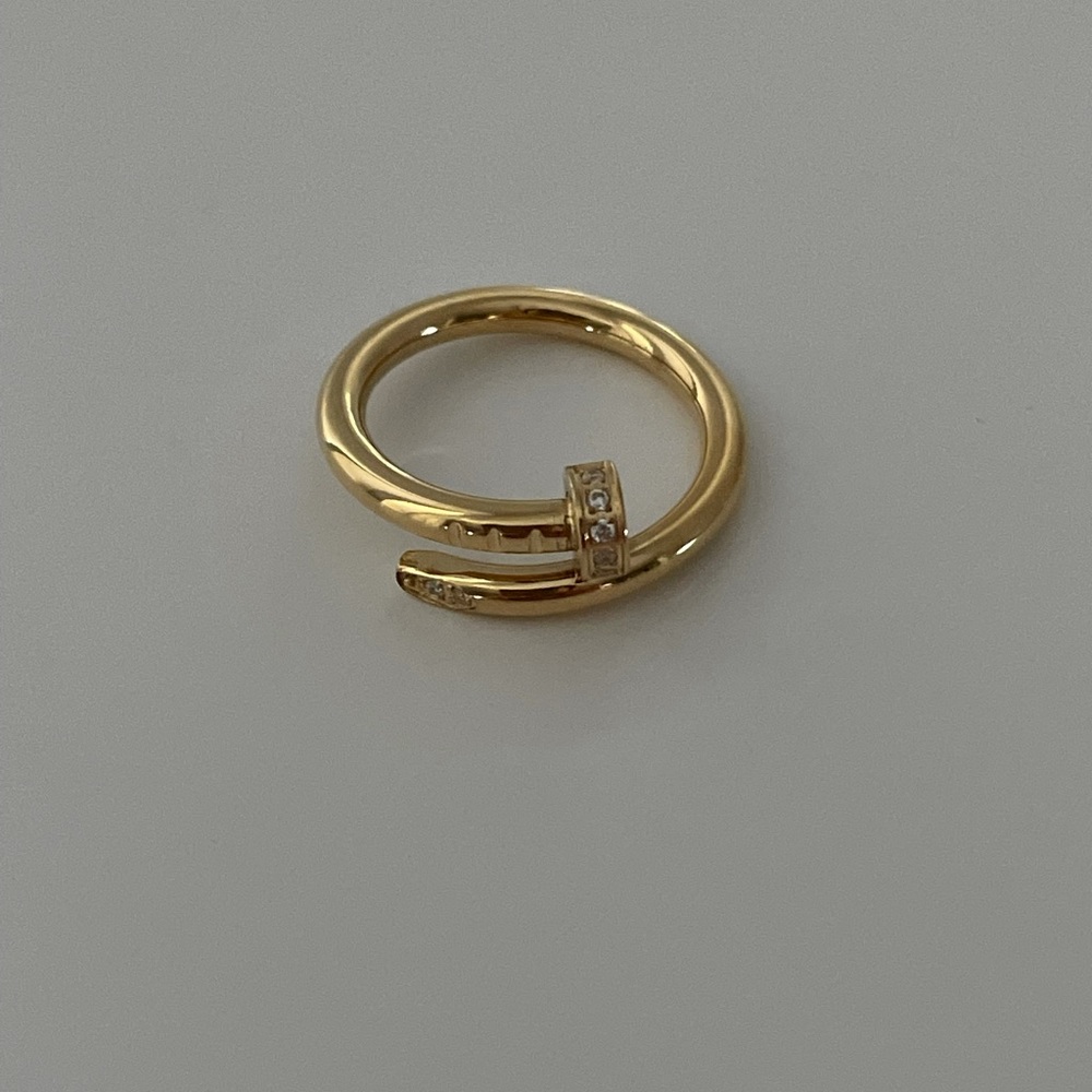 Nail ring with rhinestones